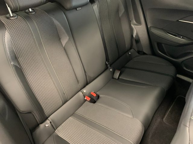 PEUGEOT 2008 usata, con Fari Xenon