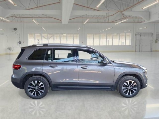 MERCEDES-BENZ GLB 180 usata, con Chiusura centralizzata