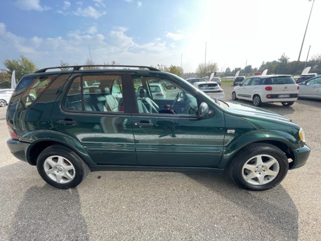 MERCEDES-BENZ ML 270 usata, con Autoradio