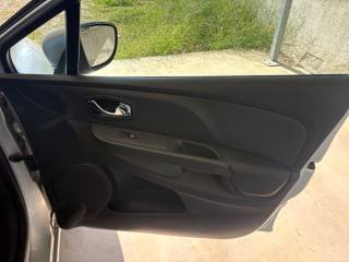 RENAULT Clio usata, con Luci diurne