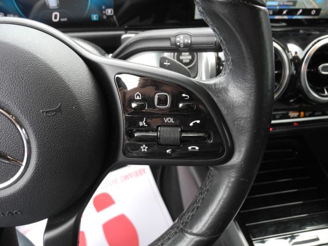 MERCEDES-BENZ GLB 200 usata, con Airbag posteriore