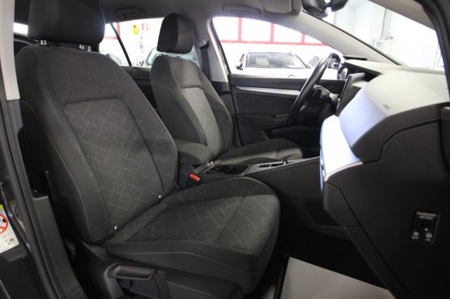 VOLKSWAGEN Golf usata, con USB