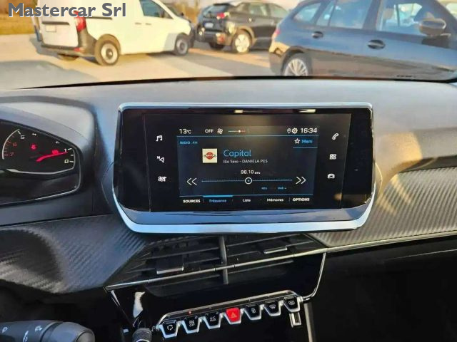 PEUGEOT 208 usata, con Sedile posteriore sdoppiato