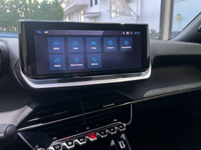 PEUGEOT 2008 usata, con Sensori di parcheggio posteriori