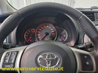 TOYOTA Yaris usata 14