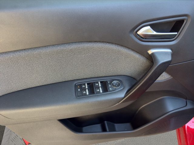 RENAULT Captur usata, con Bracciolo