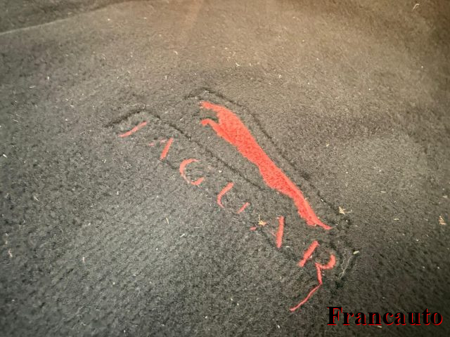 JAGUAR XE usata, con Controllo trazione