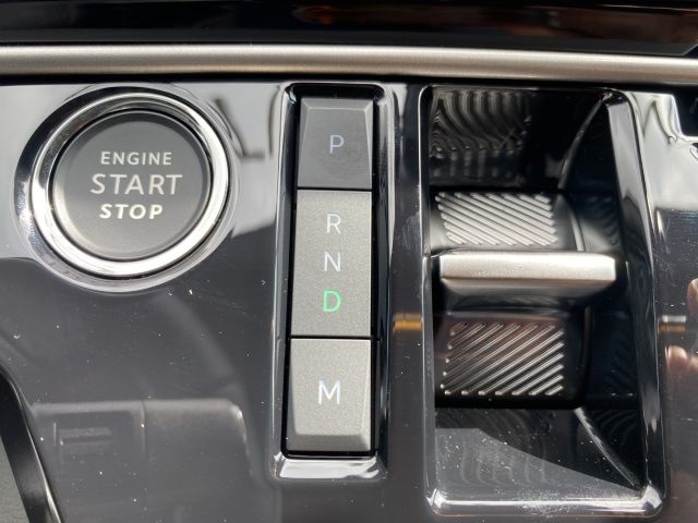 PEUGEOT 3008 usata, con Autoradio digitale