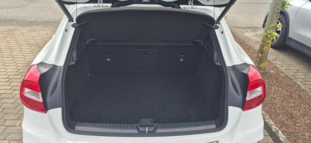 MERCEDES-BENZ GLA 220 usata, con Controllo automatico clima
