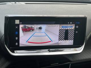 PEUGEOT 2008 usata, con Touch screen