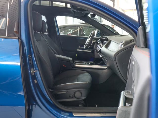 MERCEDES-BENZ GLA 220 usata, con Alzacristalli elettrici