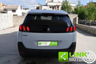 PEUGEOT 5008 usata, con Sistema di navigazione