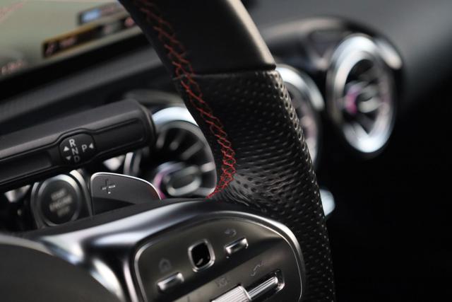 MERCEDES-BENZ CLA 220 usata, con Controllo vocale