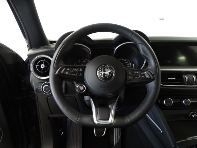 ALFA ROMEO Stelvio usata, con Volante in pelle