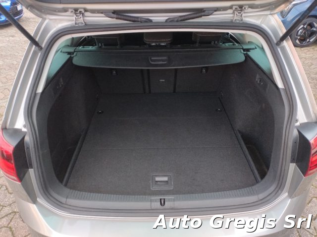 VOLKSWAGEN Golf Variant usata, con Fendinebbia