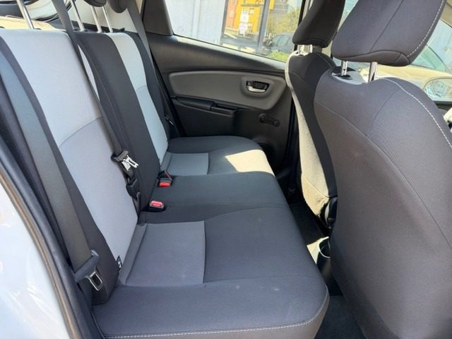 TOYOTA Yaris usata, con Fendinebbia