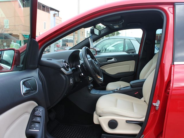 MERCEDES-BENZ B 180 usata, con Cerchi in lega