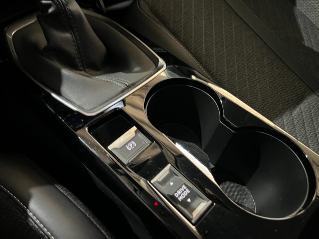 PEUGEOT 208 usata, con Volante in pelle