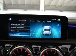 MERCEDES-BENZ CLA 200 usata, con Controllo automatico clima