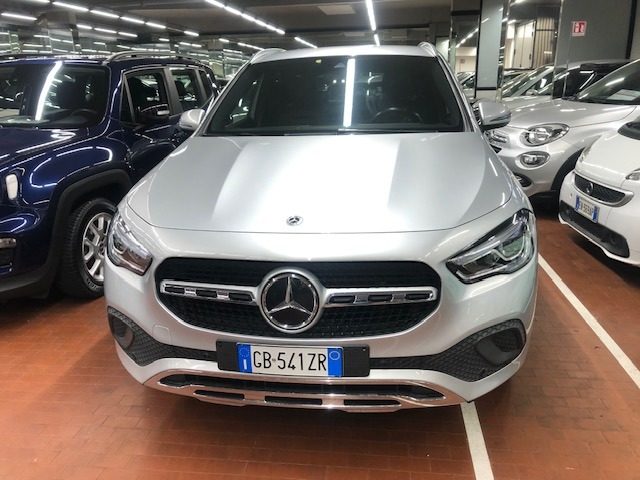 MERCEDES-BENZ GLA 200 usata, con Airbag
