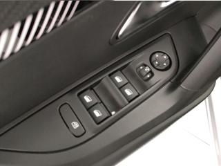 PEUGEOT 2008 usata, con Sedile posteriore sdoppiato