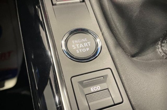 PEUGEOT 5008 usata, con Controllo elettronico della corsia