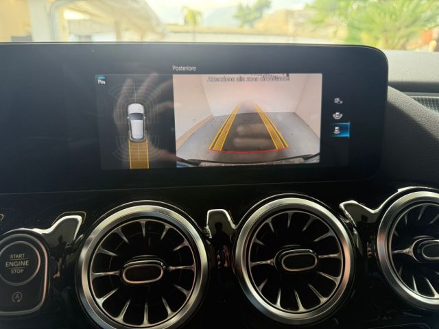 MERCEDES-BENZ GLA 200 usata, con Autoradio digitale