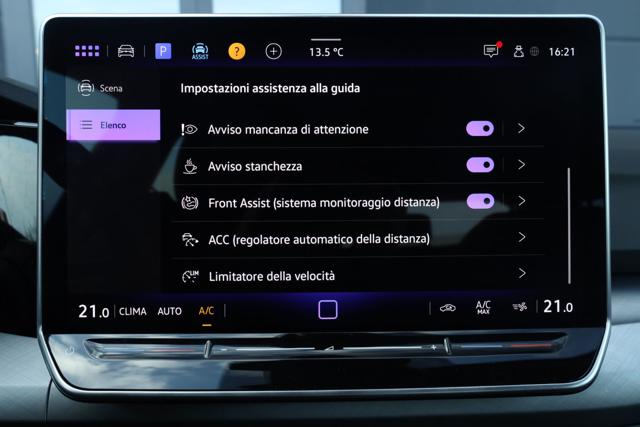 VOLKSWAGEN Golf usata, con Autoradio digitale