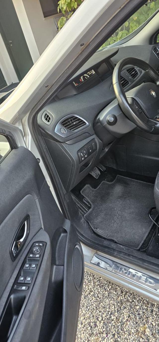 RENAULT Scenic usata, con Chiusura centralizzata