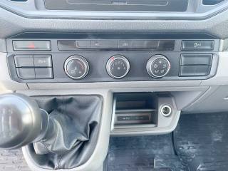 VOLKSWAGEN Crafter usata, con USB