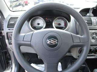 SUZUKI Ignis usata, con Autoradio