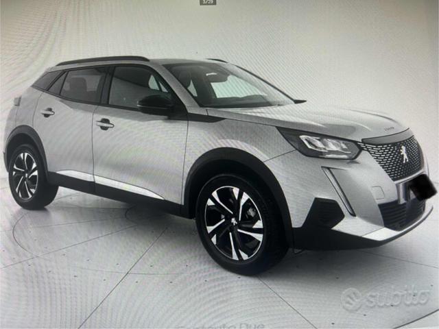 PEUGEOT 2008 usata, con Airbag