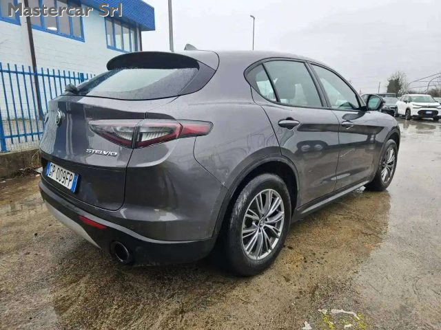 ALFA ROMEO Stelvio usata, con Alzacristalli elettrici
