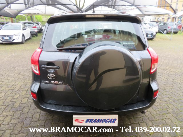 TOYOTA RAV 4 usata, con Autoradio
