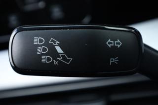 VOLKSWAGEN Golf usata, con USB