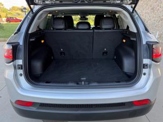 JEEP Compass usata, con Sedile posteriore sdoppiato