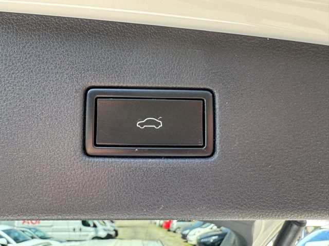 VOLKSWAGEN Tiguan Allspace usata, con Cruise Control