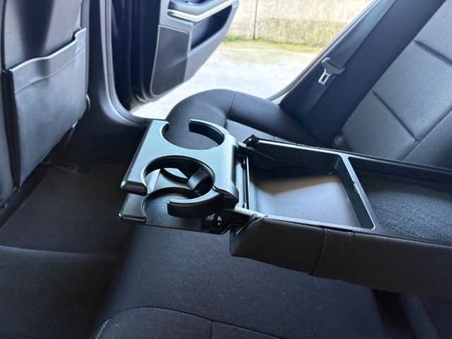 MERCEDES-BENZ E 200 usata, con ESP