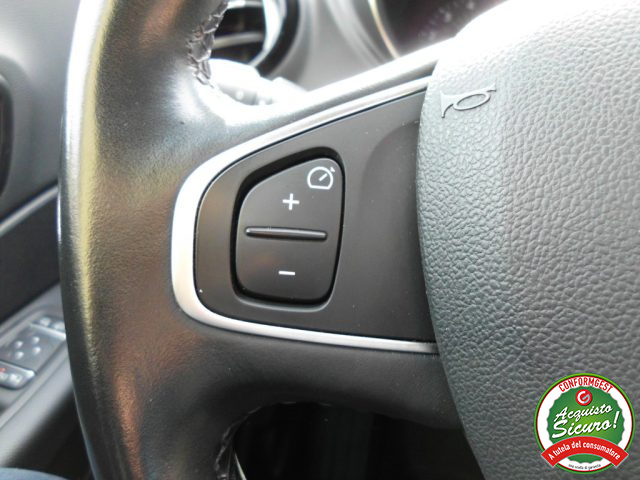 RENAULT Captur usata, con Touch screen