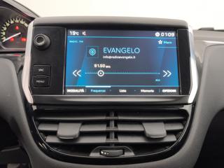 PEUGEOT 208 usata, con Touch screen