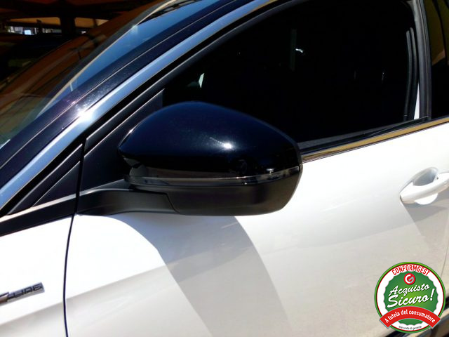 PEUGEOT 3008 usata, con Volante multifunzione