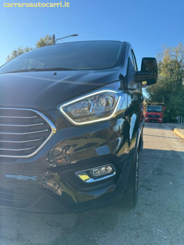 FORD Tourneo Custom usata, con Luci diurne