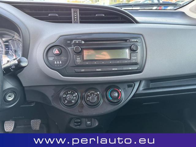TOYOTA Yaris usata, con Lettore CD