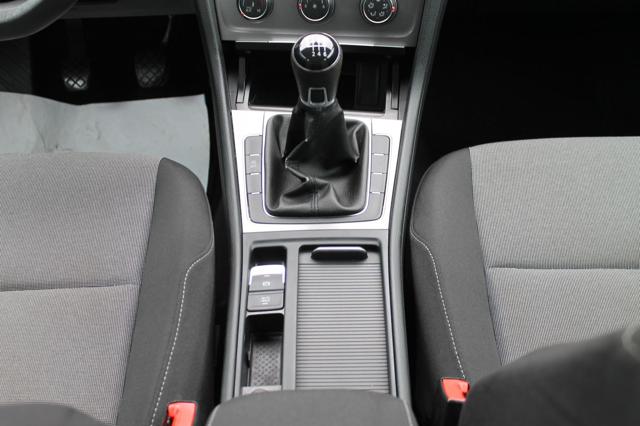 VOLKSWAGEN Golf Variant usata, con Gancio traino