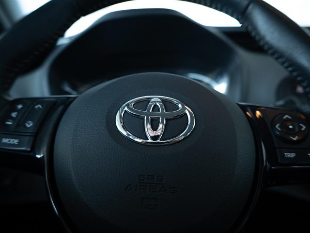 TOYOTA Yaris usata 16