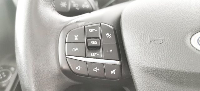 FORD Kuga usata, con Sistema di avviso di distanza