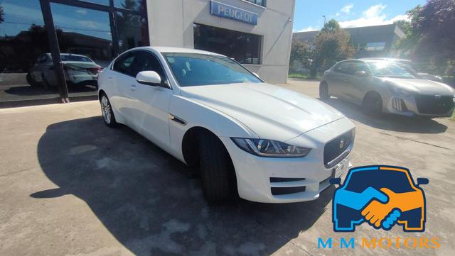JAGUAR XE usata, con Autoradio