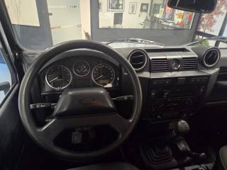 LAND ROVER Defender usata 21