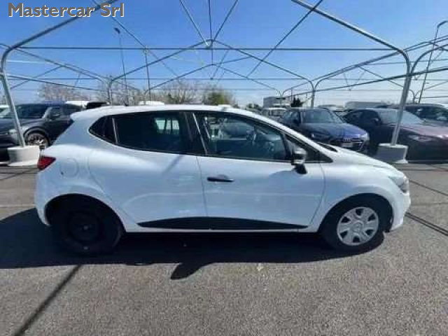 RENAULT Clio usata, con Autoradio