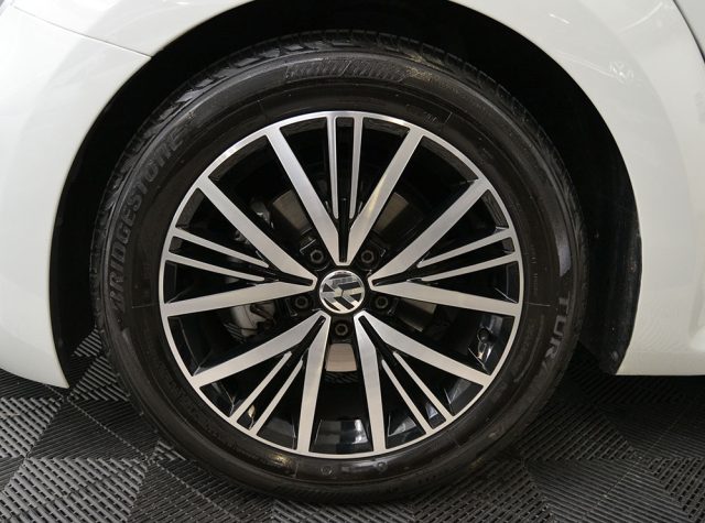 VOLKSWAGEN Maggiolino usata, con Touch screen